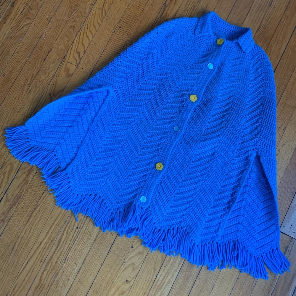 Vintage 1970s Blue Crochet Cape